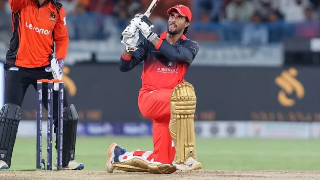 తిలక్‌ సూపర్‌ సెంచరీ