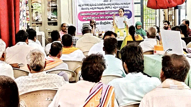 వాతావరణానికి అనుగుణంగా సాగు చేయాలి 