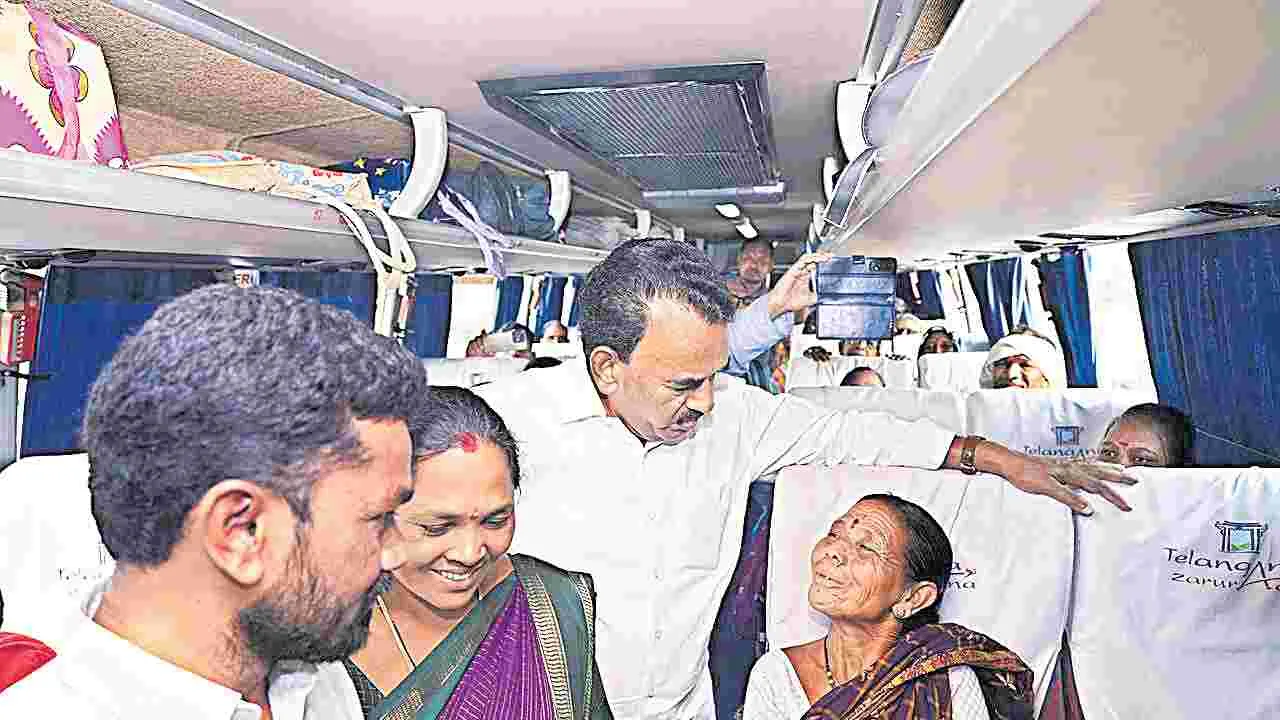 హైదరాబాద్‌కు ఆదివాసీల విజ్ఞాన యాత్ర