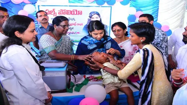 పిల్లల బంగారు భవితకు పోలియో చుక్కలు