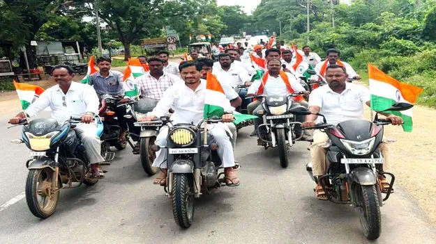  ప్రతీ ఇంటిపై జాతీయ జెండా రెపరెపలాడాలి