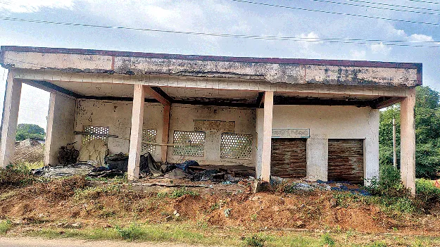  నిర్వహణ లేక నిరుపయోగం