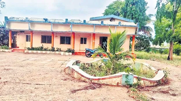 అతిథులకు ఆతిథ్యం కరువు