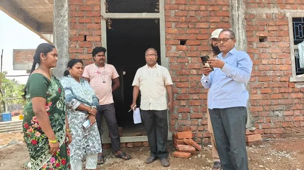 ఇందిరమ్మ ఇళ్ల నిర్మాణాలను వేగవంతం చేయాలి