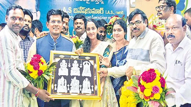 గిరిజనులతో స్నేహంగా మెలగండి