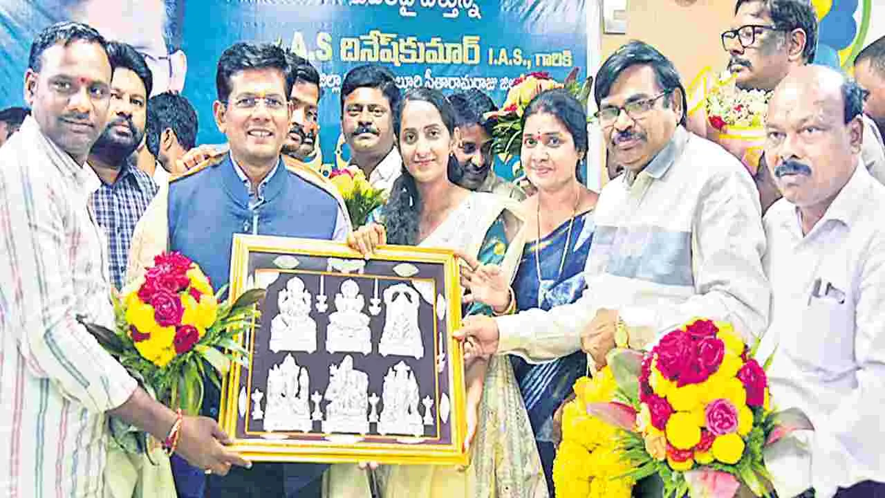 గిరిజనులతో స్నేహంగా మెలగండి