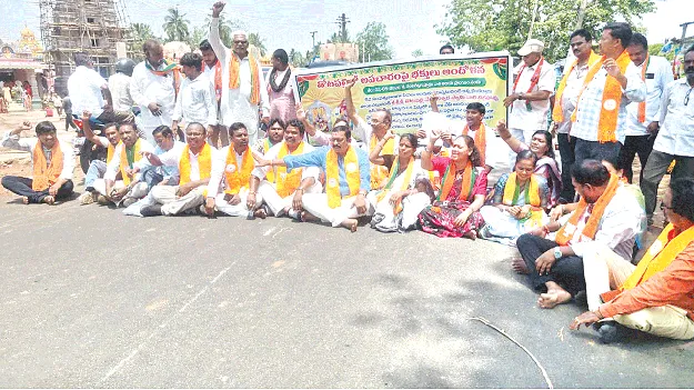 పుట్టు దేవుడి పాత విగ్రహాన్ని 