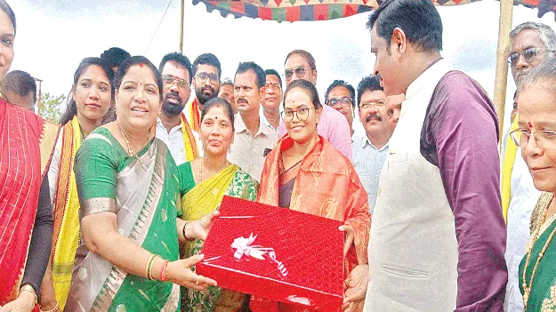  హేమకు అభినందనలు