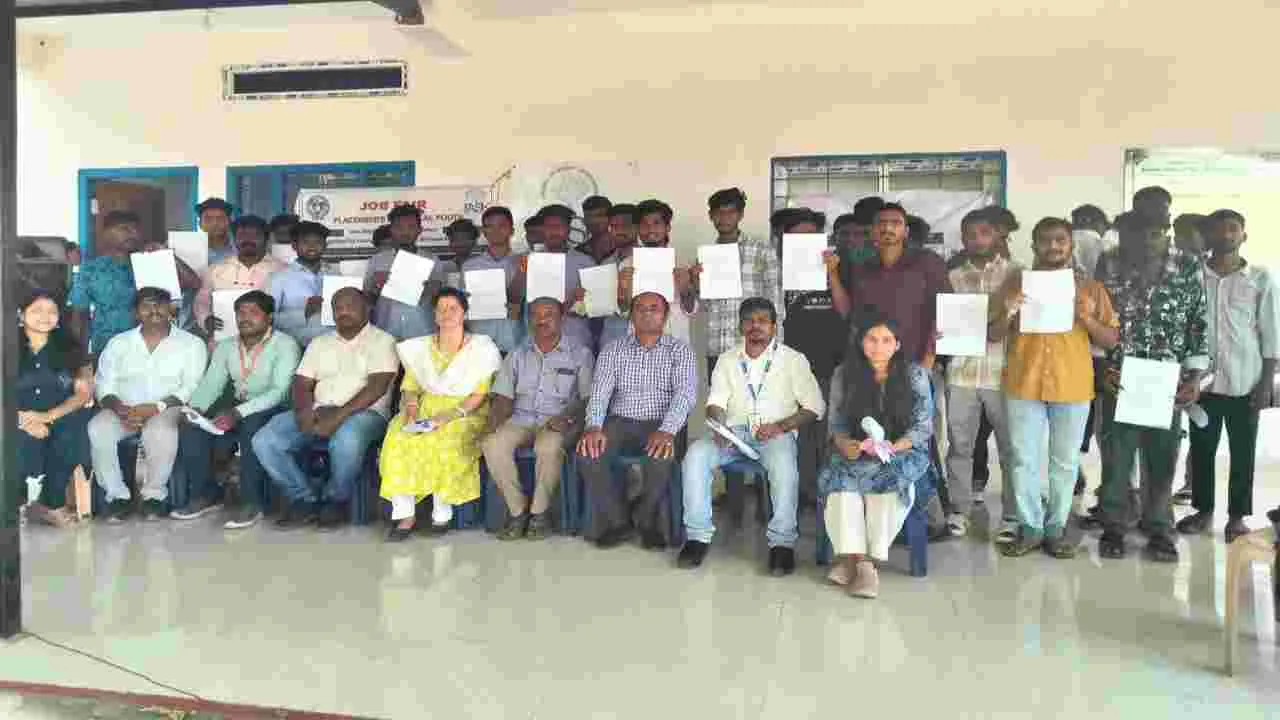 టాస్క్‌ ద్వారా 62 మందికి ఉద్యోగాలు