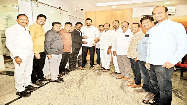 ఆర్యవైశ్య మహాసభ భవన నిర్మాణానికి మరో రూ.50 లక్షలు