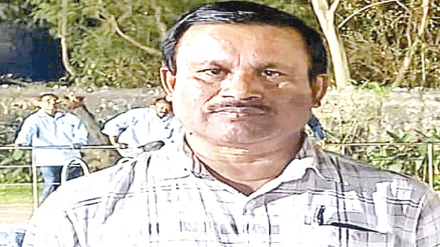   రోడ్డు ప్రమాదంలో ఉపాధ్యాయుడి మృతి