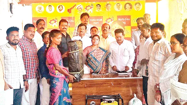 గిరిజన రైతుల ఆర్థికాభివృద్ధికి ప్రాధాన్యం