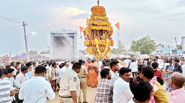 వైభవంగా నరసింహస్వామి రథోత్సవం  