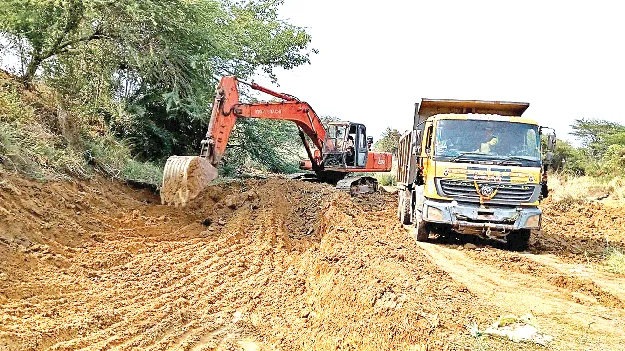 టిప్పర్‌ మట్టి రూ.13వేలు