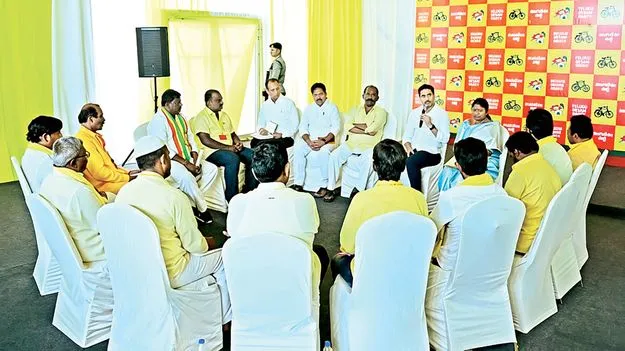 రాజకీయ సమీకరణలు తారుమారు 
