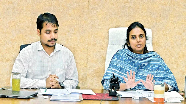 రైతుబజార్లలో రైతులకే చోటు లేదా? 