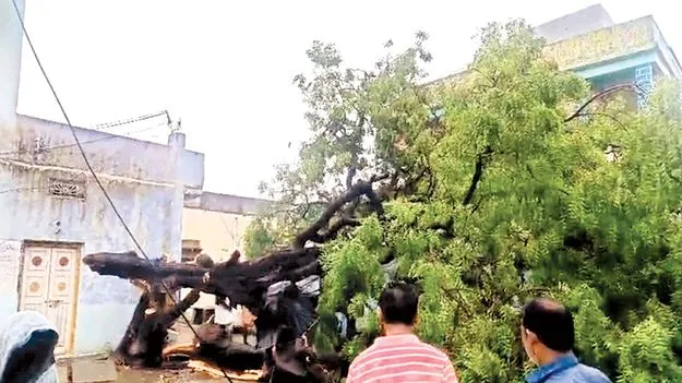 భారీ వర్షం