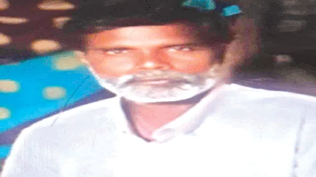     ట్రాక్టర్‌ బోల్తా పడి డ్రైవర్‌ మృతి