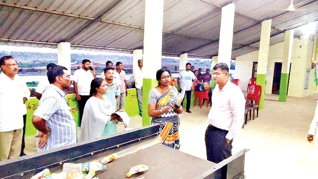  పారిశుధ్య నిర్వహణకు పెద్దపీట వేయాలి