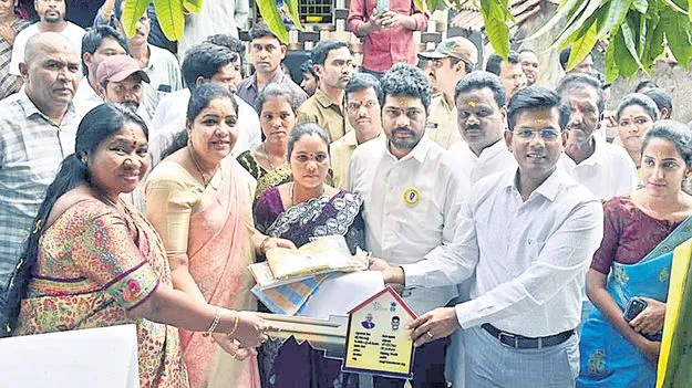 గిరిజనులకు గృహ యోగం