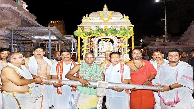 రమణీయం.. మల్లన్న వెండి రథోత్సవం