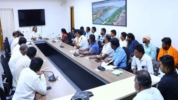ధాన్యం కొనుగోళ్లను వేగవంతం చేయాలి