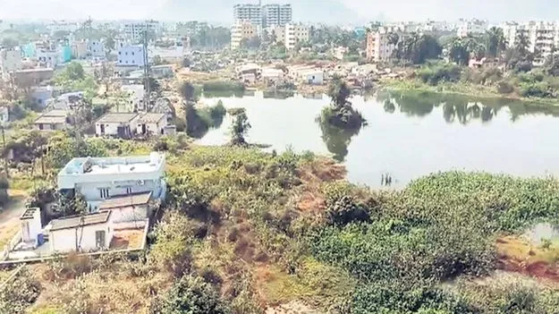 చెరువులకు చెర 