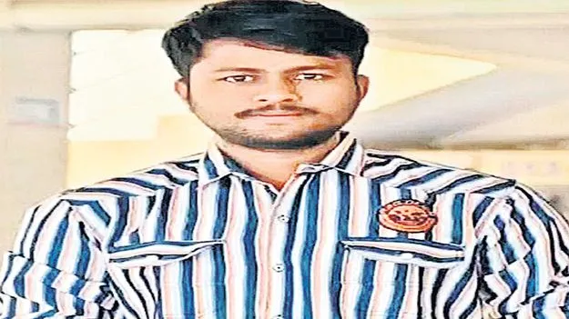 పీజీ హాస్టల్‌ భవనం పైనుంచి పడి యువకుడి మృతి