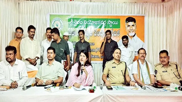 ఆదర్శ గ్రామంగా సున్నిపెంట