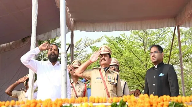 ‘ఇందిరమ్మ’ బీమాతో  ఆర్థిక భరోసా..