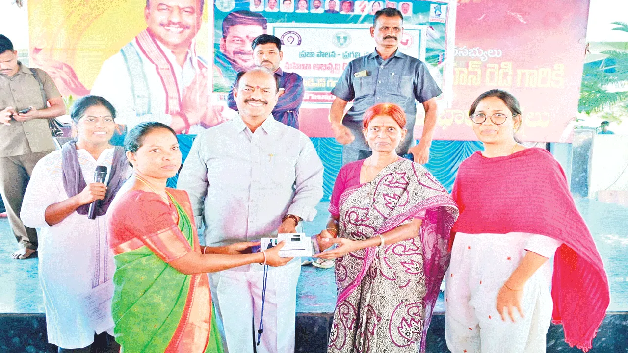 అంగన్‌వాడీ కార్యక్రమాలన్నీ అప్‌లోడ్‌ చేయాలి