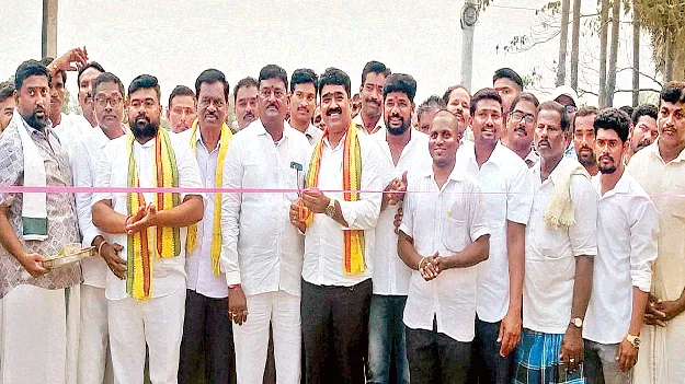 రూ.1.6 కోట్లతో రోడ్ల నిర్మాణం