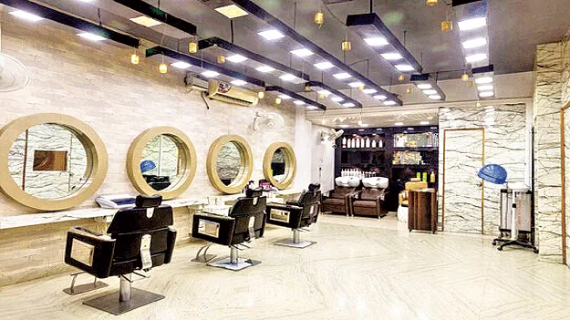 beauty parlurs in wrong rute అపు‘రూపం’ నిజమేనా?
