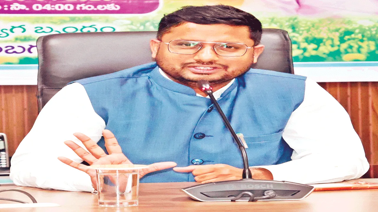 రైతులకు ఇబ్బందిలేకుండా ధాన్యం కొనాలి