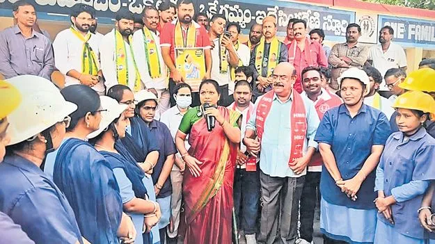అన్నలంతా మా పార్టీలోనే..అడవిలో లేరు కదా అనుకోకండి.. అధికారులూ జాగ్రత్తగా ఉండండి