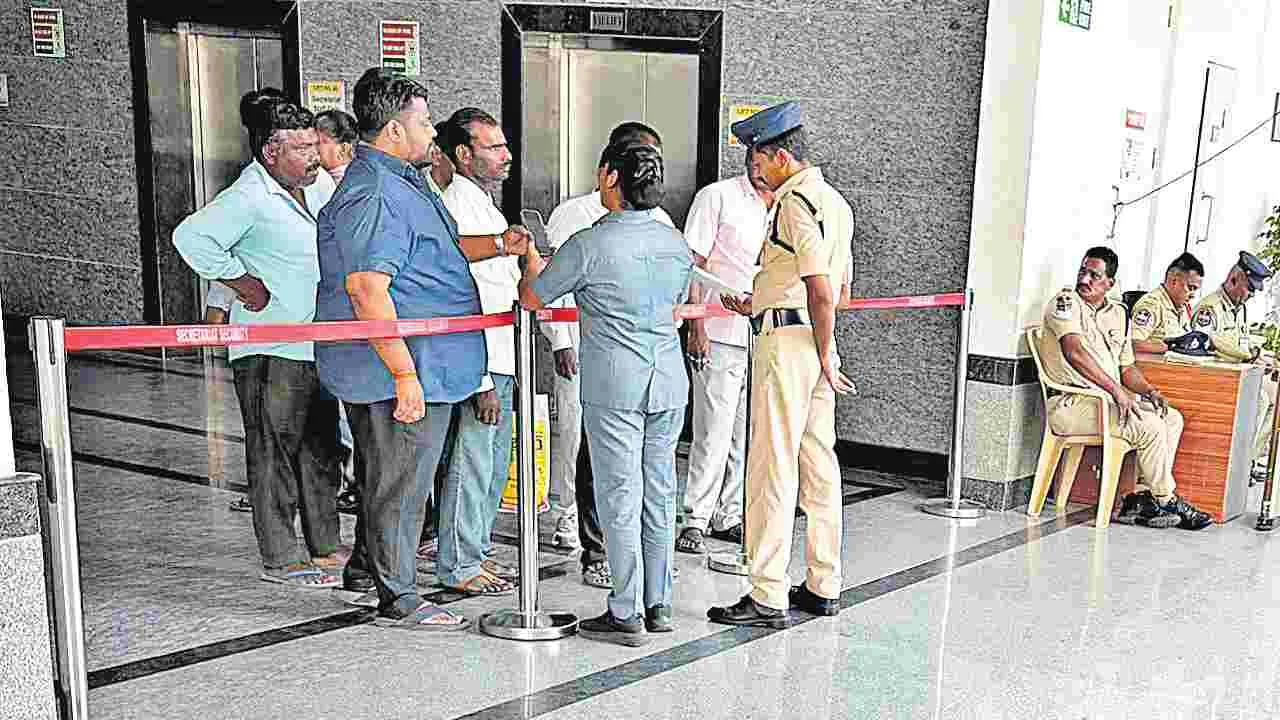 పహారాలో ఆర్థిక  మంత్రి పేషీ!