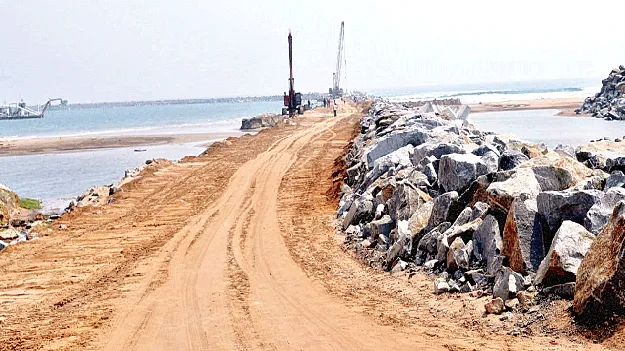 పారిశ్రామిక హబ్‌గా మూలపేట