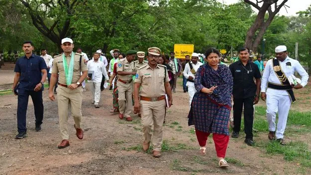  Karimnagar:  డీర్‌ పార్క్‌లో వన మహోత్సవం