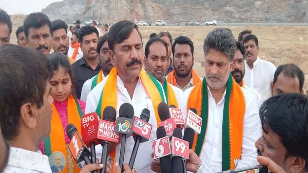 Karimnagar:   రాష్ట్ర ప్రభుత్వం డంపింగ్‌యార్డును రద్దు చేయాల్సిందే..