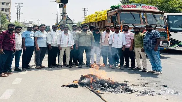  Peddapalli: అక్రమ దందాలకు కేరాఫ్‌ అడ్రస్‌ దాసరి మనోహర్‌ రెడ్డి  