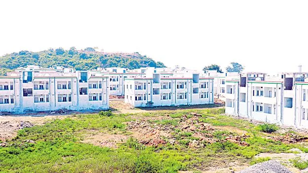 హుజూర్‌నగర్‌లో ‘మోడల్‌ కాలనీ’ సిద్ధం 