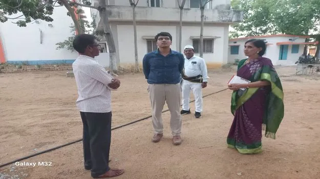 విద్యార్థులను పాఠశాలకు తీసుకురండి