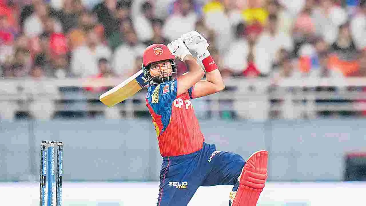 సారథి ముందుండి..