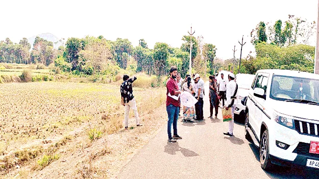 స్టీల్‌ప్లాంట్‌ భూముల పరిశీలన 