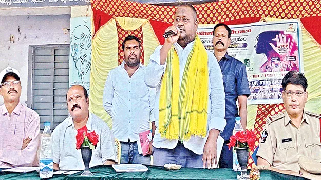 మహిళలు అన్ని రంగాల్లో రాణించాలి: ఎమ్మెల్యే f