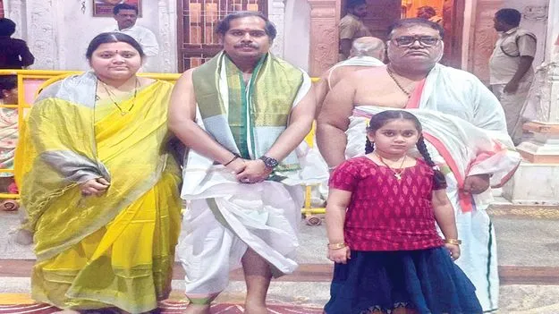 రాఘవేంద్రుని సన్నిధిలో ప్రధాన న్యాయాధికారి
