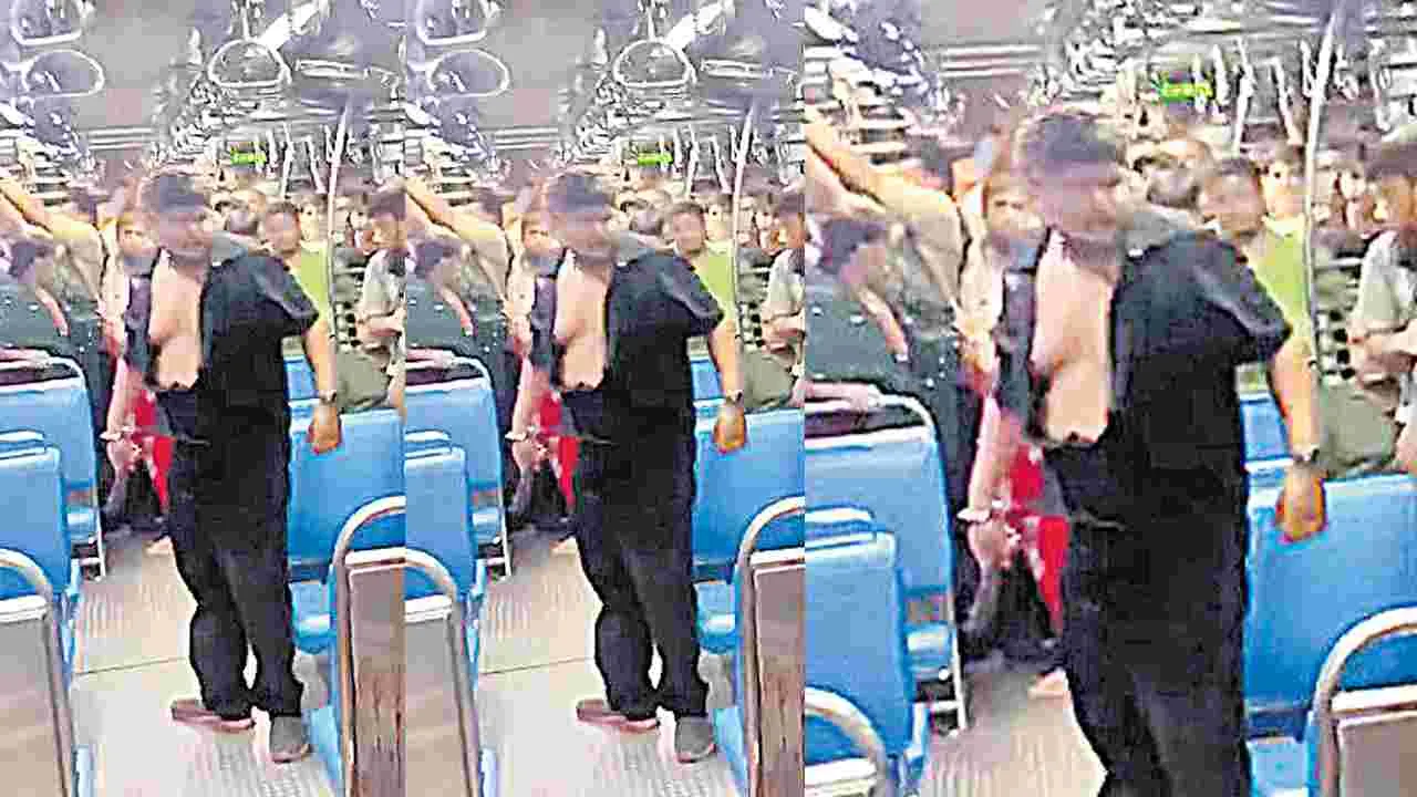 డోర్‌ మూయడంపై గొడవ.. రైల్లో యువకుడి హత్య