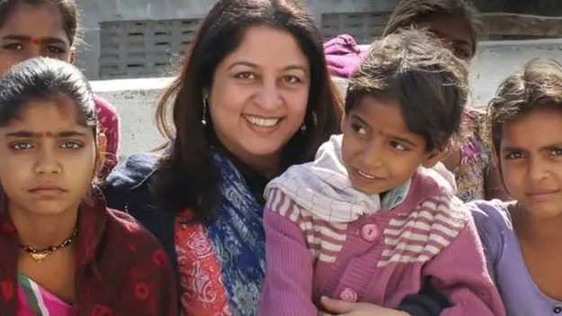 వివక్షను దాటి చైతన్యం వైపు