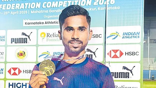 వెంకట్రామ్‌కు రికార్డు స్వర్ణం