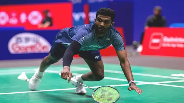 ఆయుష్‌, లక్ష్య ముందంజ
